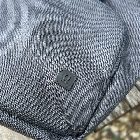 lululemon athletica Dark Gray Early Embark Kit
5L - Picture 5 of 14